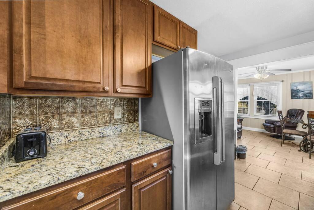 Dazzling Centrally Located Ocean View W 2 Kings, Huge Private Yard, 2 Decks, Firepit, Bbq Myrtle Beach Eksteriør bilde